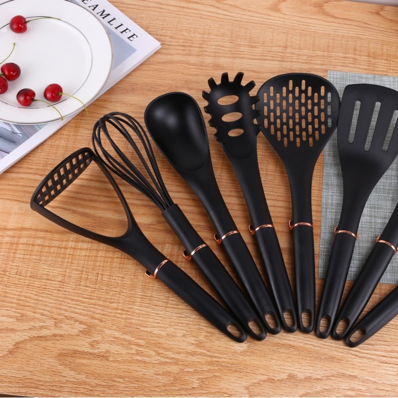 8 piece Nylon kitchen utensil set图2