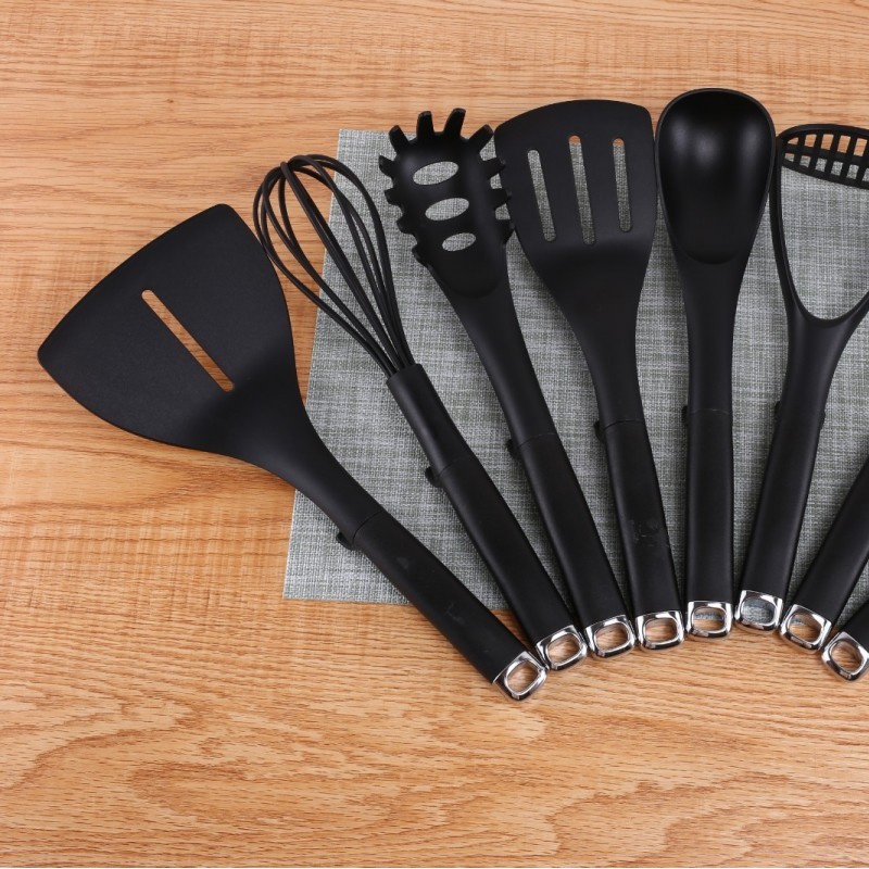 8 piece Nylon kitchen utensil set图2