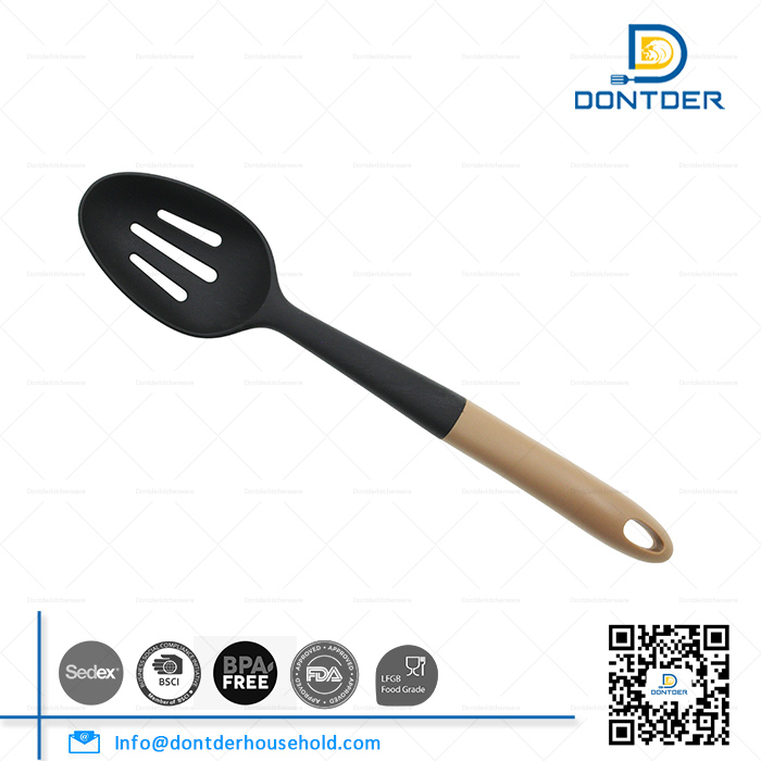 D00082 Nylon Slotted Spoon